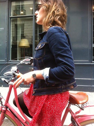 Paris Cycle Chic by Txell HG