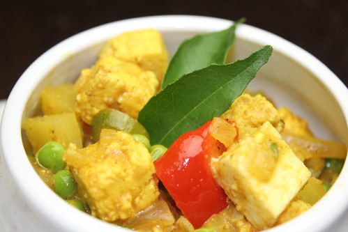 pea and paneer curry (mattar aloo paneer)