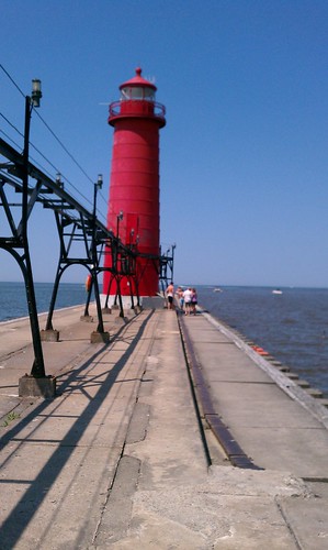 Ptw lighthouse at grand haven