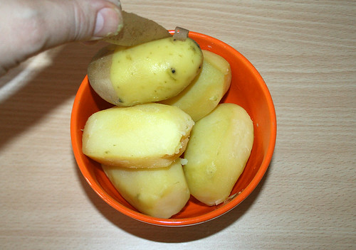 09 - Kartoffeln schälen