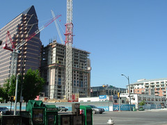 high-rise condos go up in Austin (by: Tim Patterson, creative commons license)
