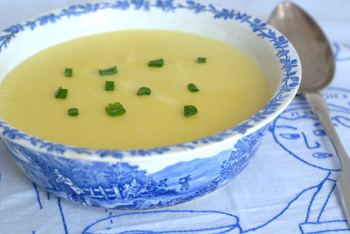 potato and leek soup (potage bonne femme)/kartuli-porru supp