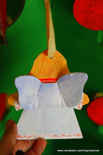 Manualidades navideñas para niños: árbol de Navidad grande recortable de cartón comprado en Dideco