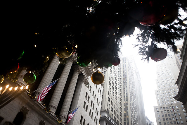 First New York snow of 2011: Stock Exchange under the Christmas Tree