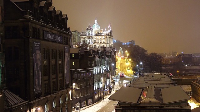 snowy Edinburgh from North Bridge 02