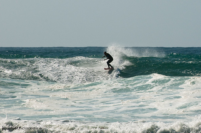 Surf en playa de Vega
