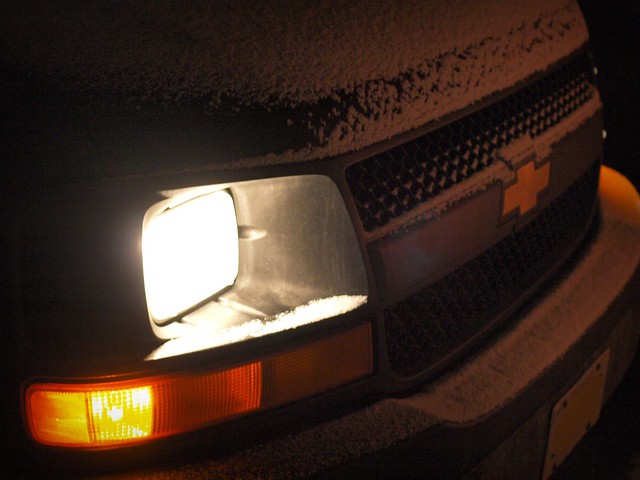 snow toronto ontario canada chevrolet chevy express 2500 worldcars 2011inphotos
