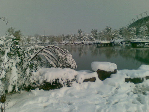雪中の启明湖