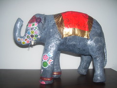 Elefante Hindu de papel mache