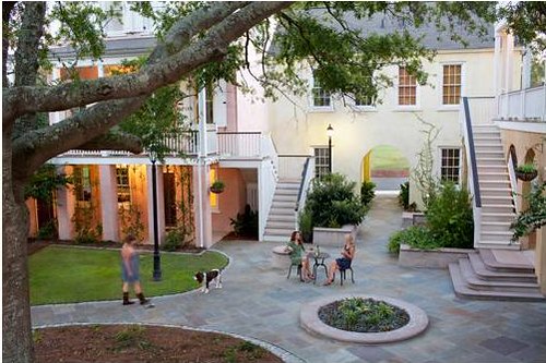 this courtyard at Mixson in N Charleston SC has great design (by: Mixson)
