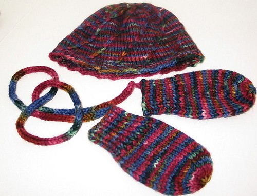 Twist hat and wee mitts