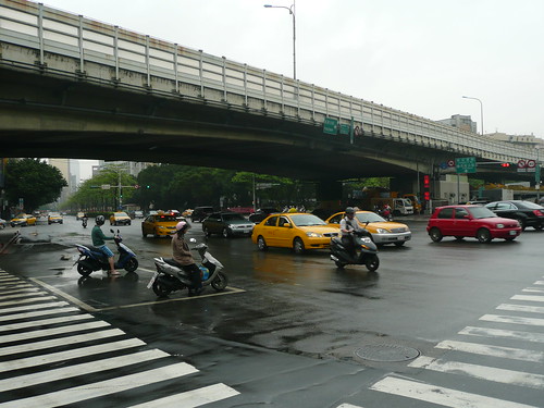 Hsin-Yi Road/Chienkuo S. Rd