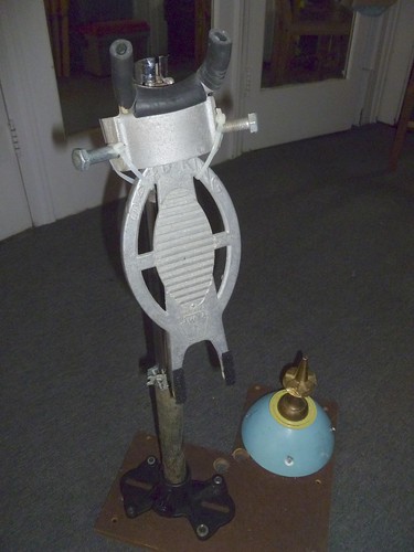 Alto Horn and Ukulele Stand
