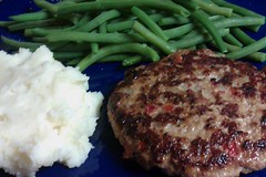 Meatloaf patties, mashed potatoes, green beans