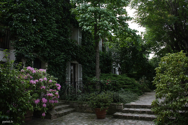 Propriété privée, un jardin et un havre de paix en plein Paris