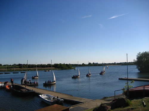 Sailing lesson on Fairlop Water