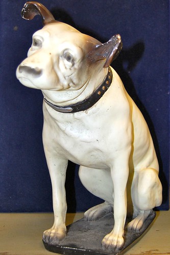 A resin model of Nipper, the iconic HMV dog