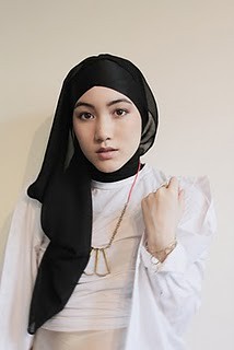 186__700x1500_black-headscarf-hijab-fashion_0