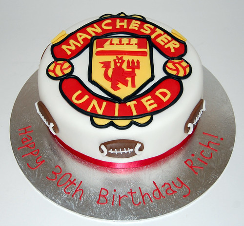 Manchester United Logo Cake | Beautiful Birthday Cakes