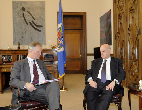 Secretario General de la OEA se reunió con responsable de la Unión Europea para las Américas