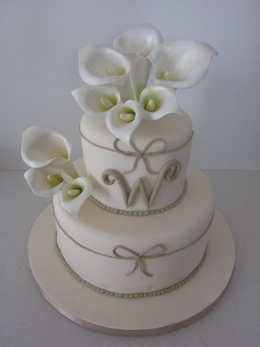 Calla Lily Wedding Cake originally uploaded by L3 Cake Creations