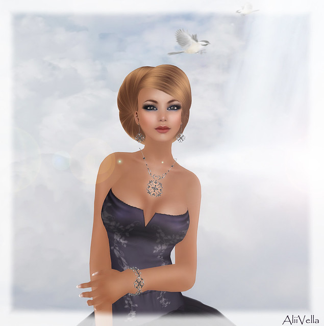 [The Candary] Adrianna Gown - Navy   FINESMITH JEWELS BLISS HAIR