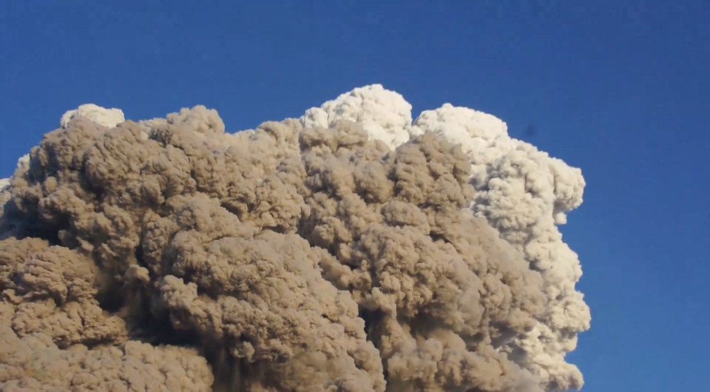新燃岳 噴火 eruption