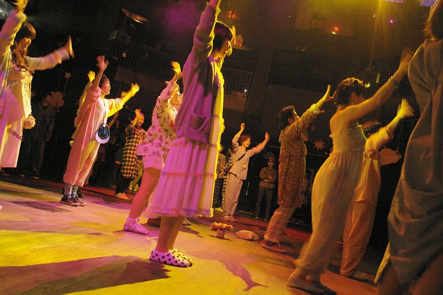 FAIFAI Pyjama's Party : dance lesson "Nemurena nights"