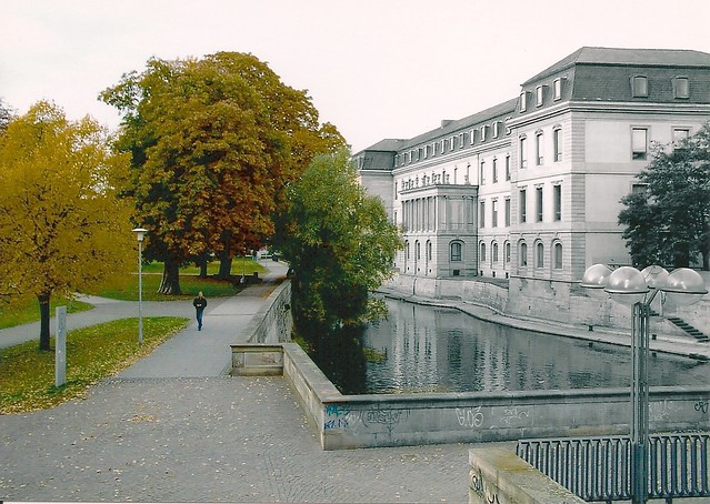 Leine-Ufer am Niedersächsischen Landtag