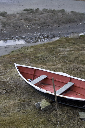 red boat / low tide