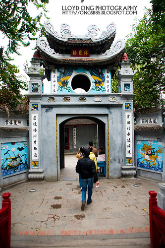 Den Ngoc Son Temple