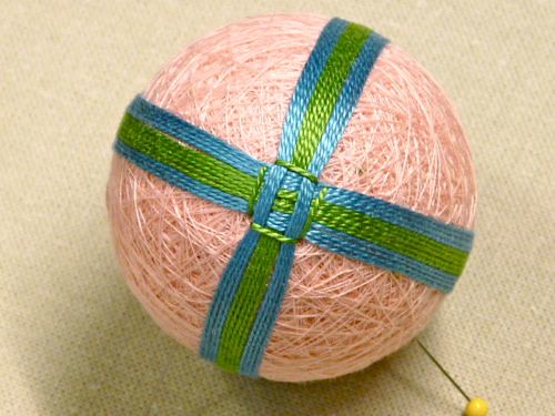 small easter eggs to colour. A series of small stitches at