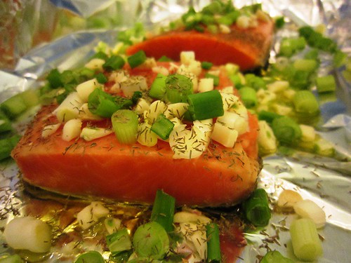 Salmon with garlic and green onion