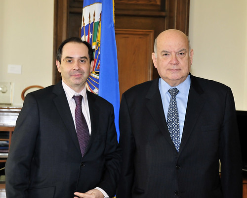 Secretario General de la OEA recibió al candidato español para dirigir IRENA