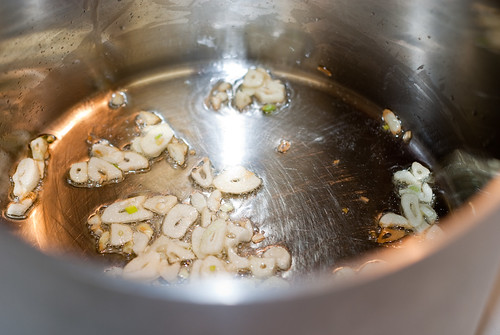 add garlic to oil