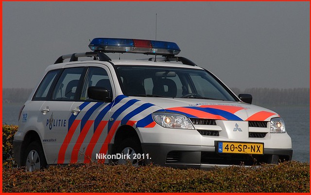 holland netherlands dutch nikon foto cops nederland police cop mitsubishi mwb politie hulpverlening middenenwestbrabant nikondirk 40spnx