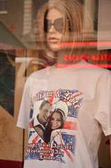 T-shirt of William and Kate's wedding