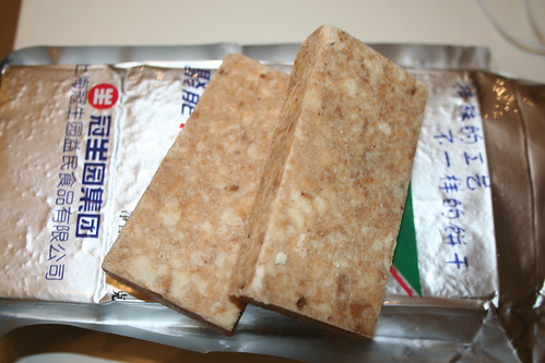 2011-01-24 - Supermarket snack - Omnipotence compressed biscuits - 03 - Biscuits