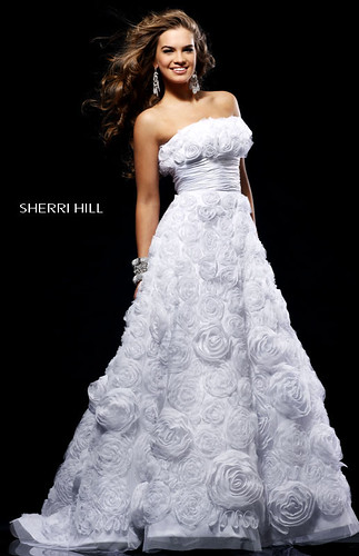 Wedding dress style roses are elegant and decorated with roses of exquisite