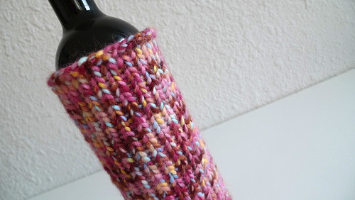 loom knit wine bottle cozy detail