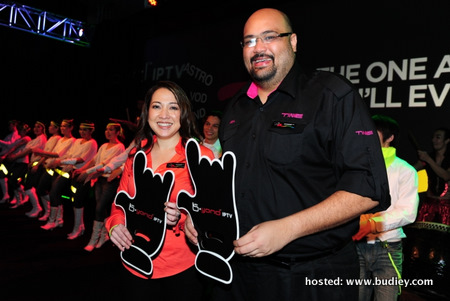 (L-R) Dato' Rohana Rozhan, CEO of Astro Malaysia, officiating the launch of Astro B.yond IPTV with Afzal Abdul Rahim, CEO of TIME dotCom