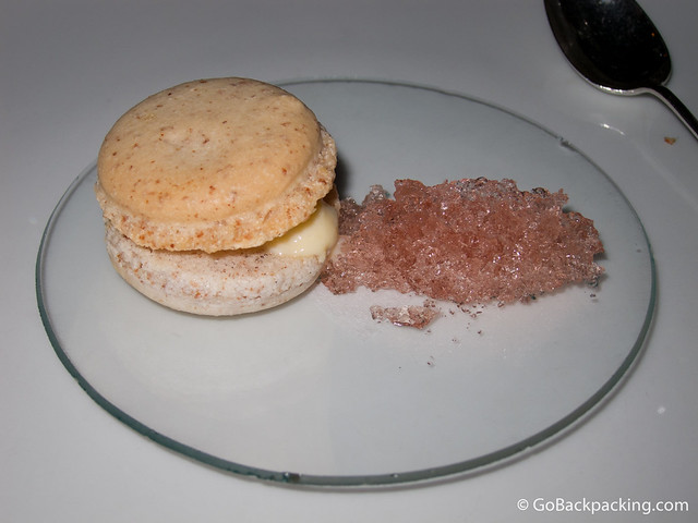 Moment 15: Macaroon with lemon flan ice cream and champagne jelly.