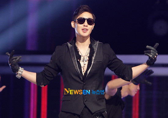 Kim HyunJoong Confessed “Ever Bought a Cosplay Female School Uniform Before” [22.06.11]