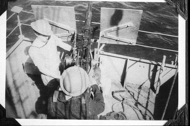 EPISODES OF WWII HMAS KAPUNDA Oerlikon gunners again and a word about the RAAF and Bomb Alley - Photo Derek Sim [1919-2004] courtesy Graeme Andrews by Kookaburra2011