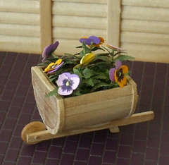 Pansy planter - 1/12th Scale Dollhouse Miniature
