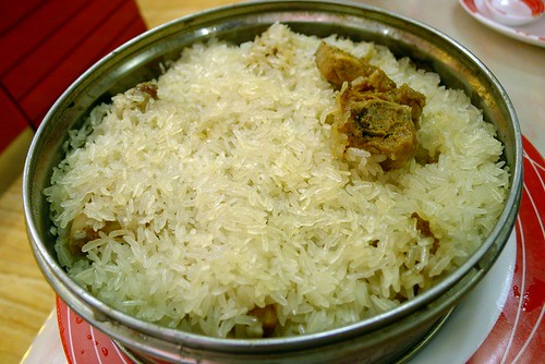 Steamed spareribs in glutinous rice