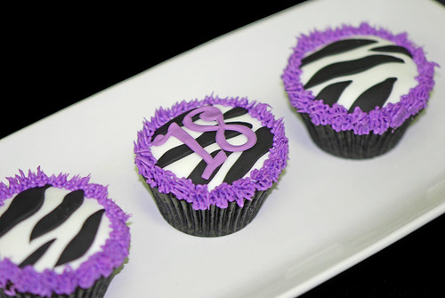 18th birthday purple zebra cupcakes