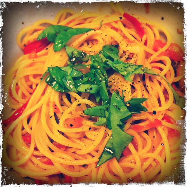 Basil and Tomato Spaghetti