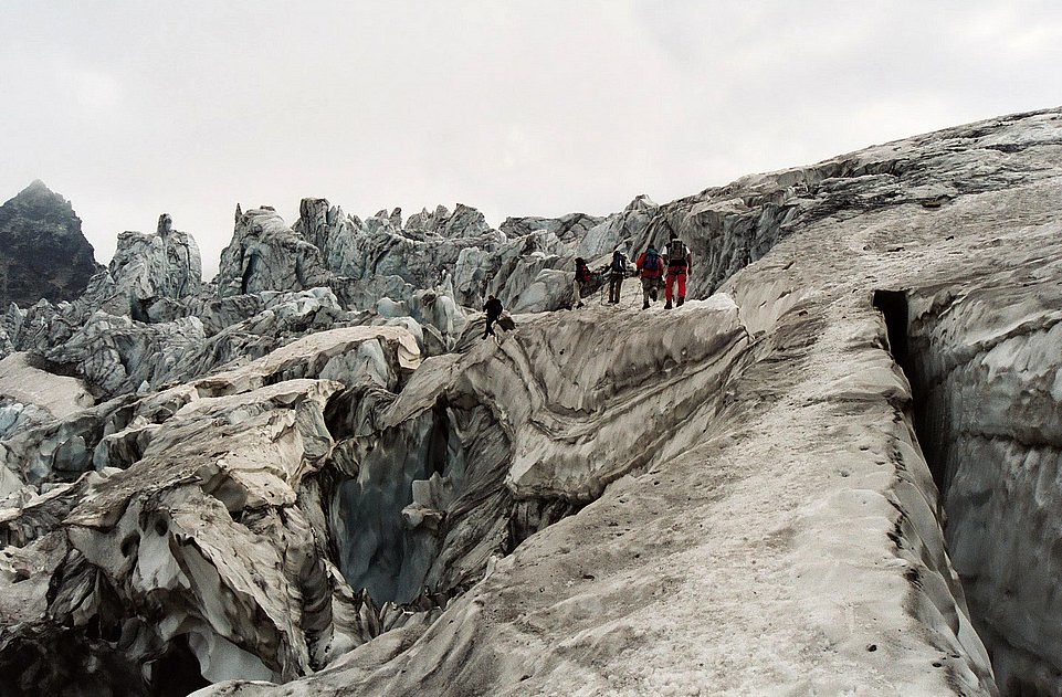 glacier dans les Alpes autrichiennes mi août 2003