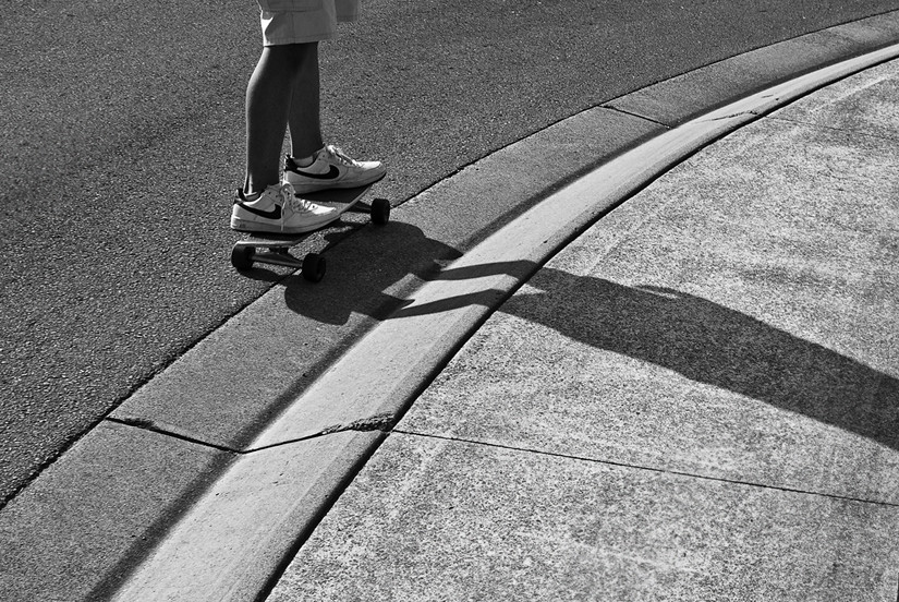 Skate between Lines